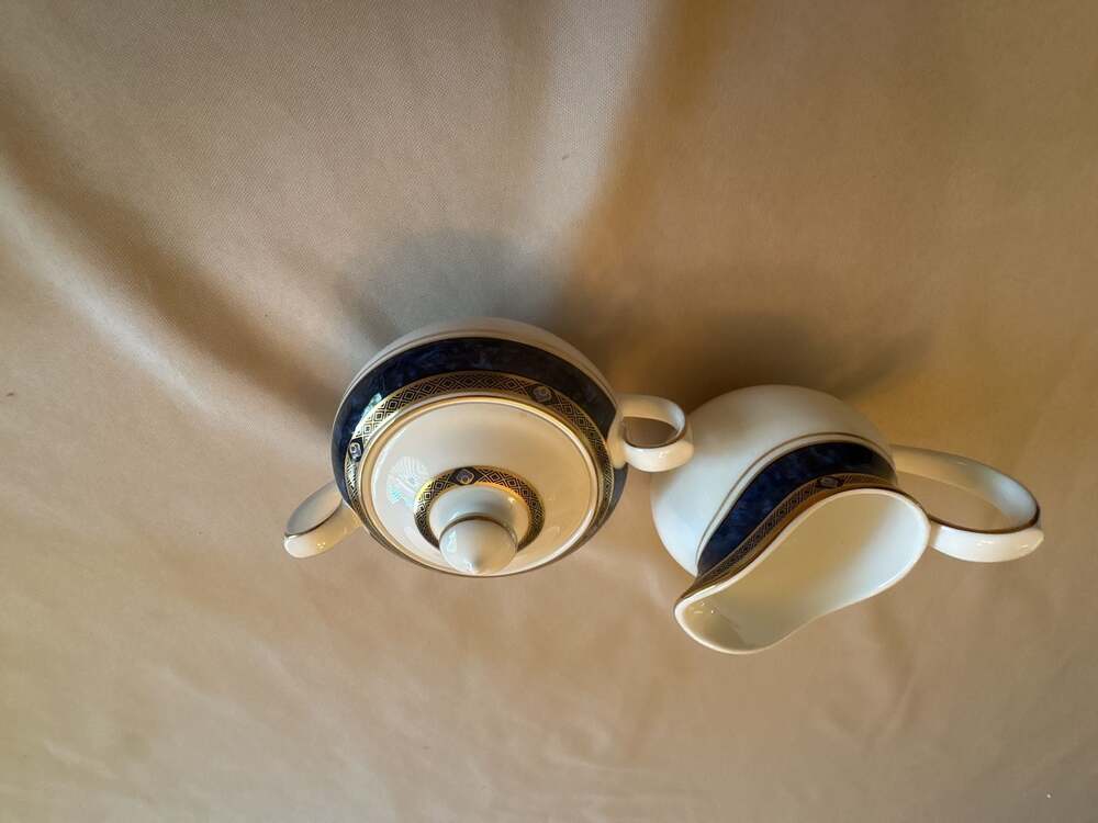 Royal Doulton Stanwyck H5212 Sugar Bowl with Lid and Creamer Set